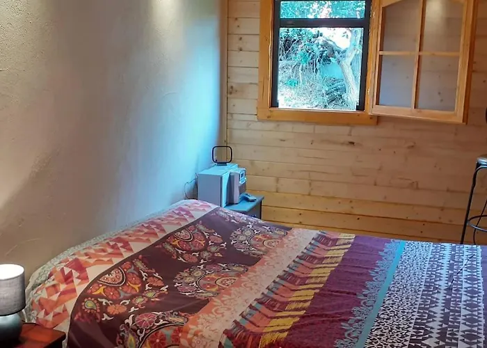 Lou Cabanot De Jardin Calme Et Confortable